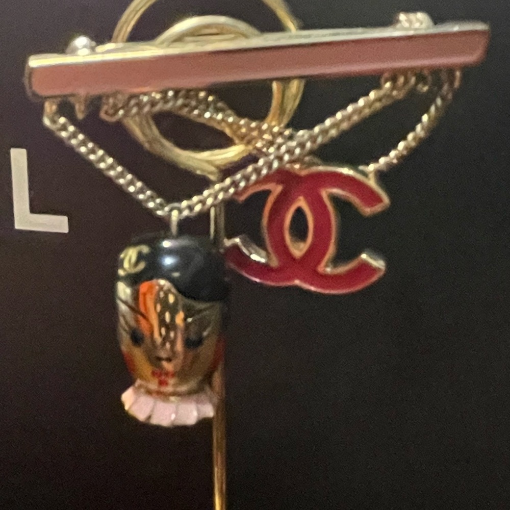 Chanel brooch safety pin. Very rare Vintage piece.